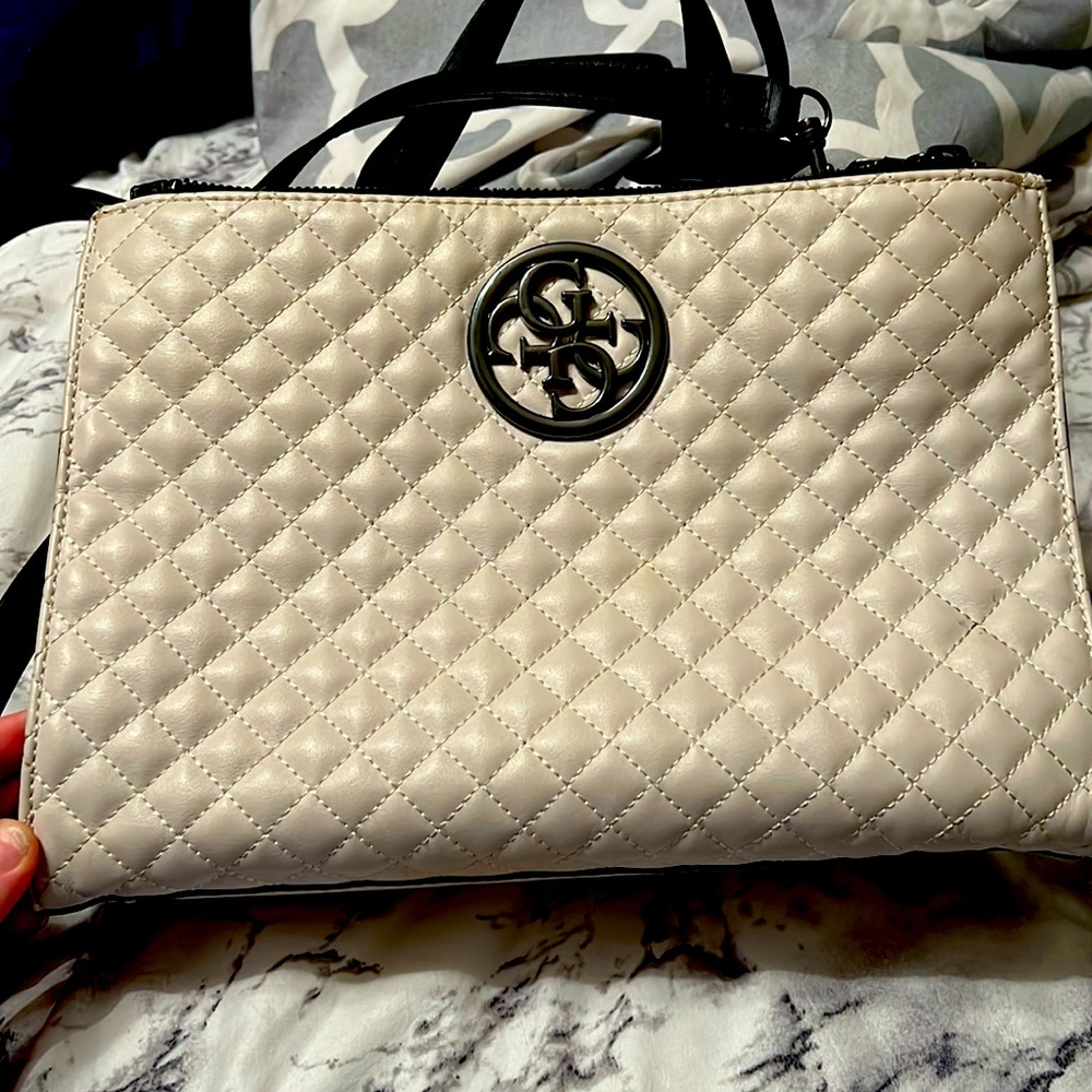 GUESS PURSE